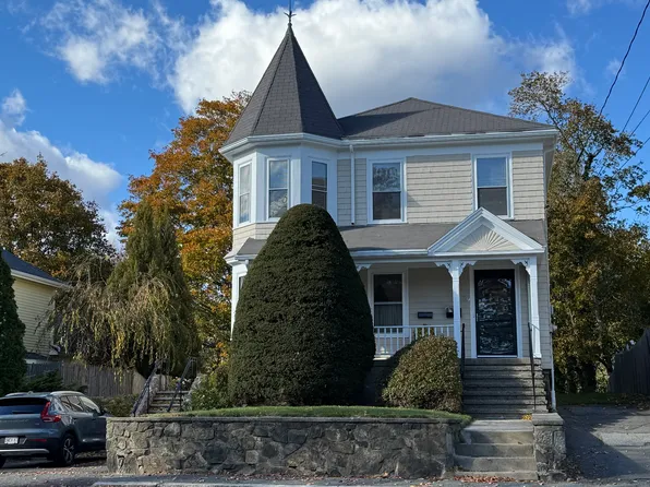 36 Pond St #2, Marblehead, MA 01945