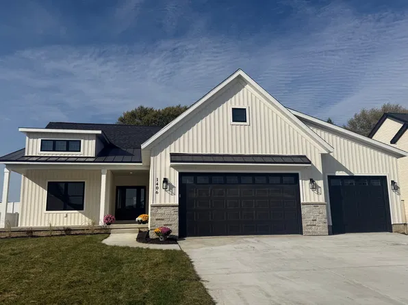 1406 S 2nd St, Eldridge, IA 52748