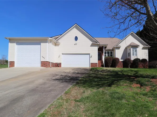 147 N Shore Dr, Cherryville, NC 28021