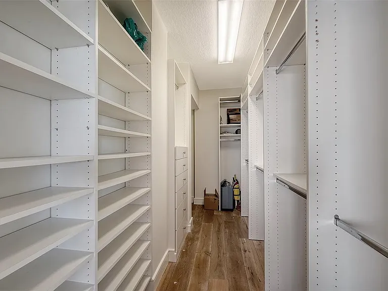 1800 Benjamin Franklin Dr #906-B — Photo 3