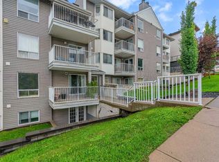 1919 W 17th Ave SW #203, Calgary, AB T2T 0E9