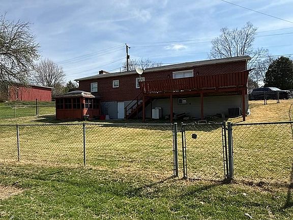 5th image of 903 Low Gap Rd