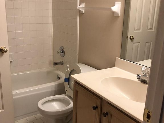 4th image of 2776 Fletcher Park Cir W #1