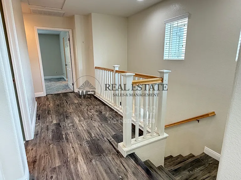 5798 Mapleview Dr — Photo 12