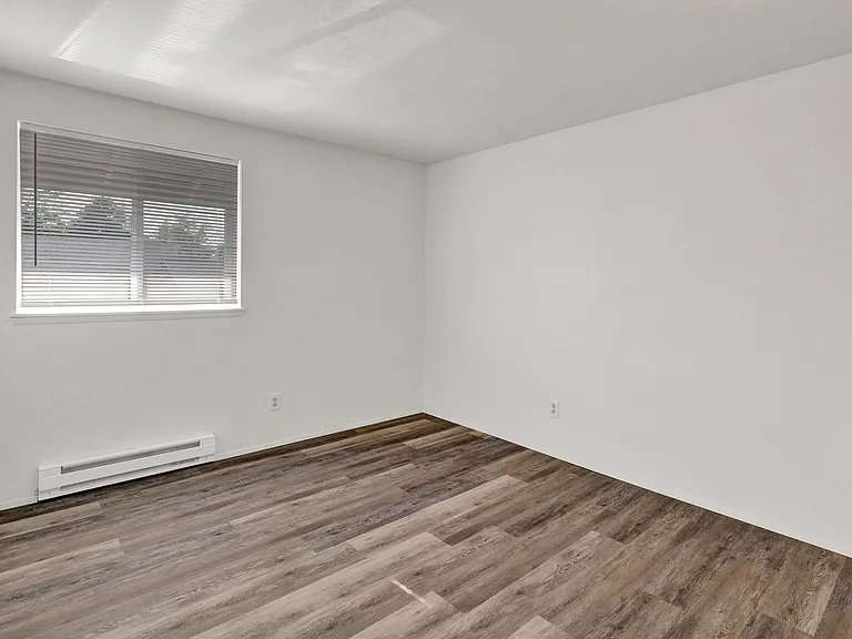 1060 York St — Photo 17