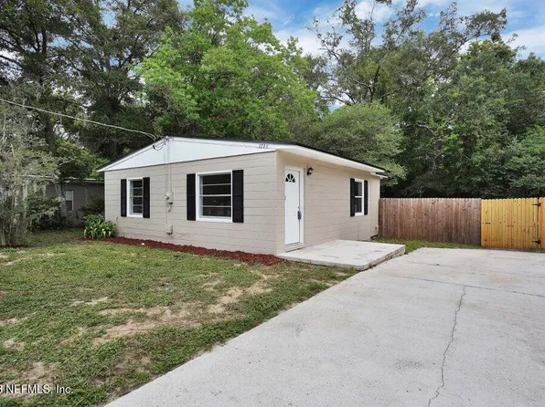 3735 EVE Drive E, Jacksonville, FL 32246