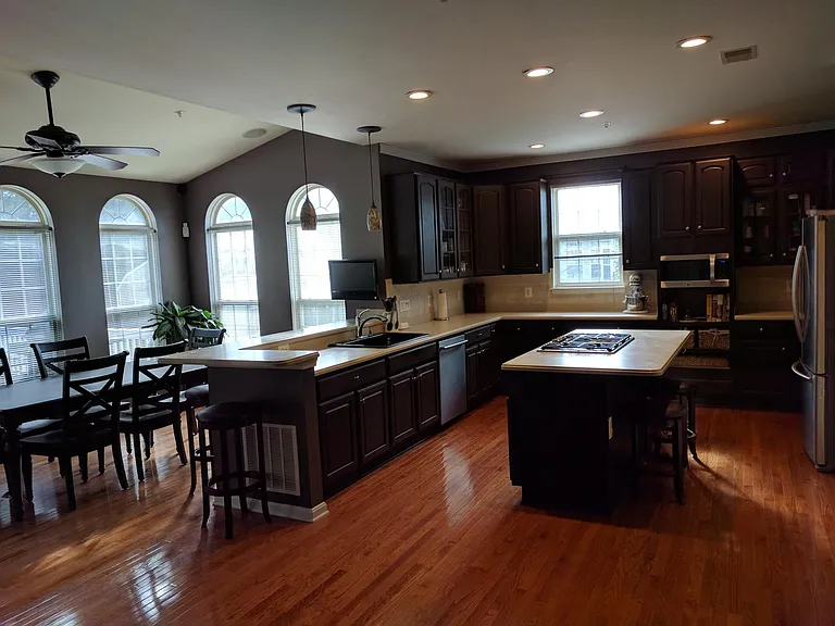8109 River Gate Ln — Photo 2
