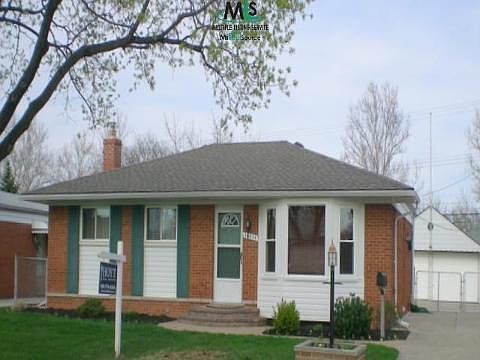 1st image of 30834 S Iroquois Dr