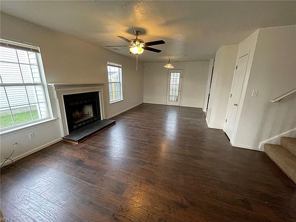 Open floor plan!