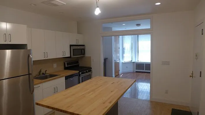 Rented by Garfield Realty  | media 32