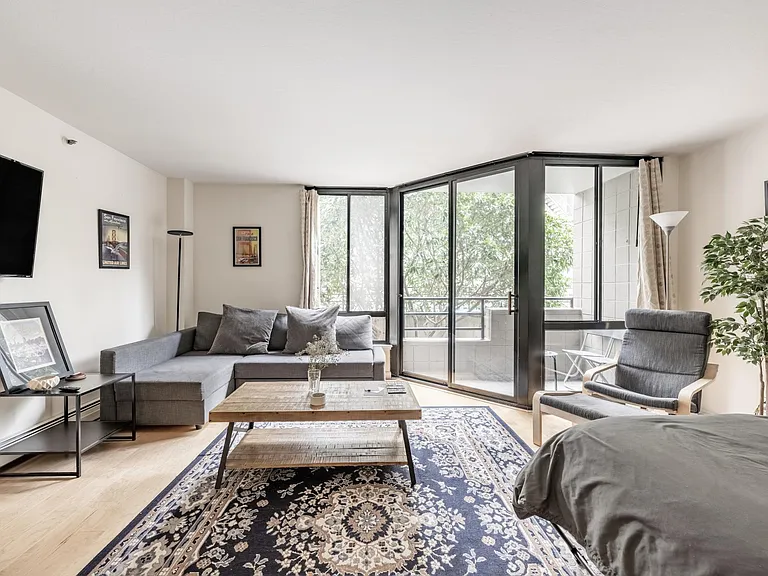 900 Bush St #213 — Photo 8