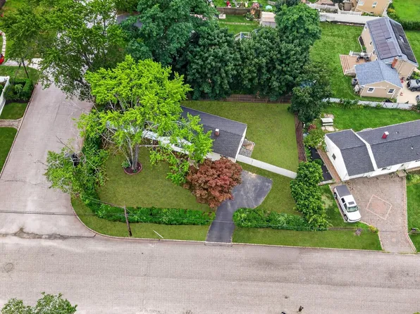 2602 Knickerbocker Avenue, Medford, NY 11763