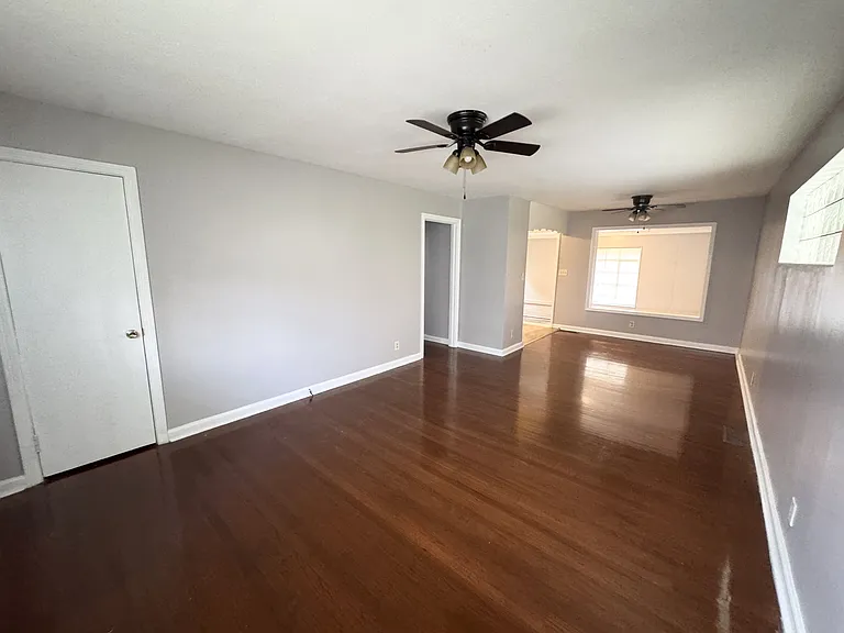 1523 Canterbury Rd — Photo 6