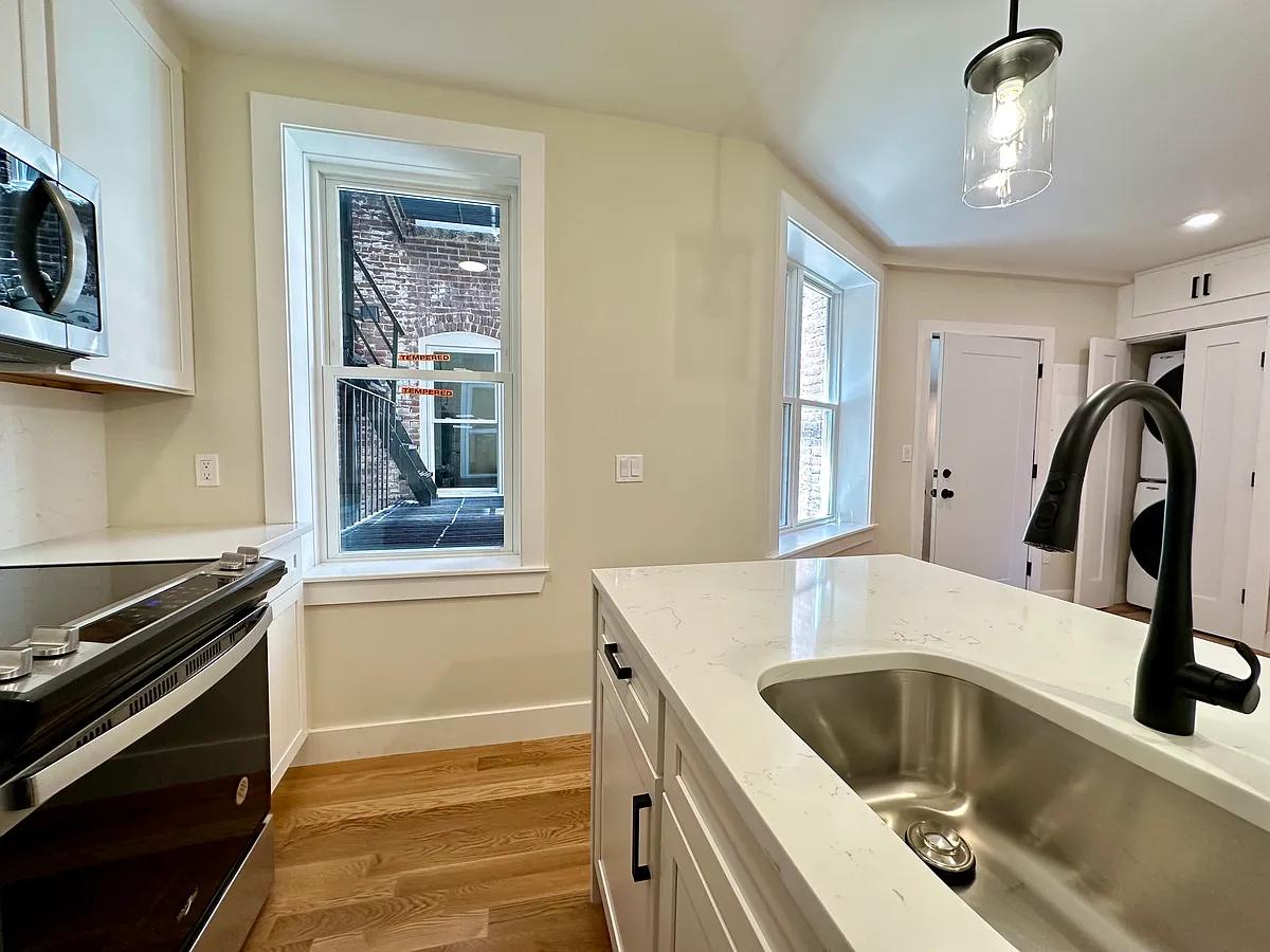 Building Photo - 64 N Margin St #3F