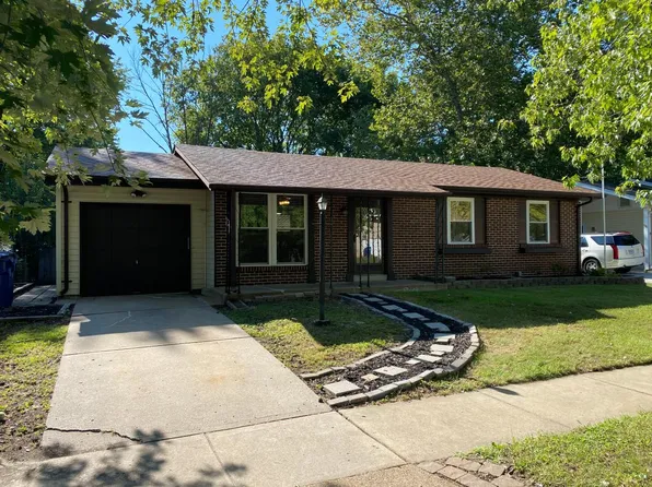 2942 Chance Dr, Florissant, MO 63031