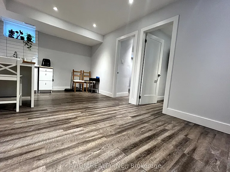 28 Monarchdale Ave #BASEMENT — Photo 13