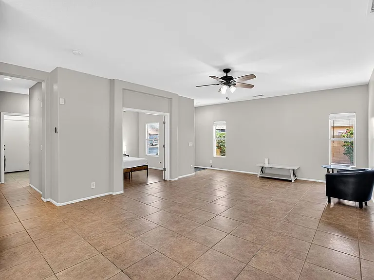697 W Oak Tree Ln — Photo 33