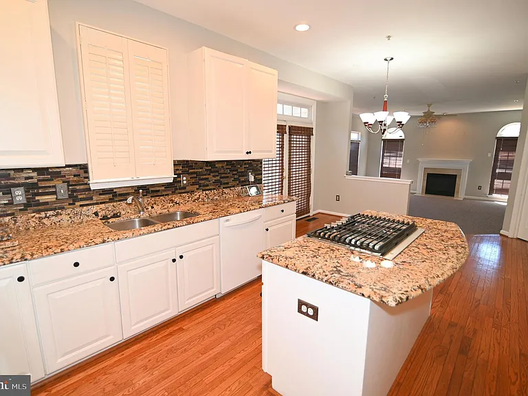 4502 Rockdale Ln — Photo 13