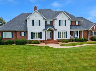 1066 Oaks Country Club Rd, Murray, KY 42071