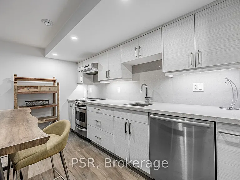71 Crawford St #BASEMENT — Photo 10
