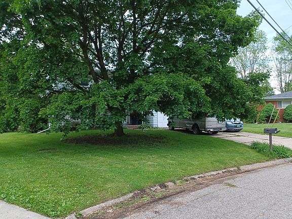 3rd image of 4323 Saint Martins Dr