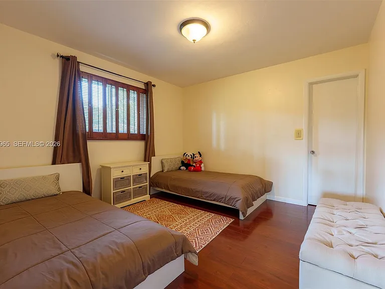 740 Ridgewood Ln — Photo 14