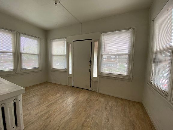 5th image of 4116-4127 Murray Ave #41161