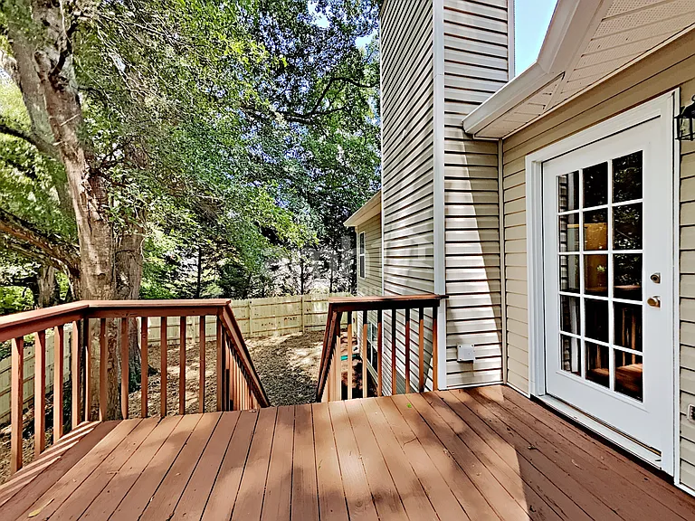 80 Lloyd Dr — Photo 21