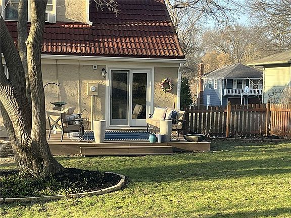 4th image of 5405 W 80th St