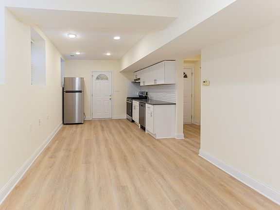 3rd image of 3527 N Broadway St #B