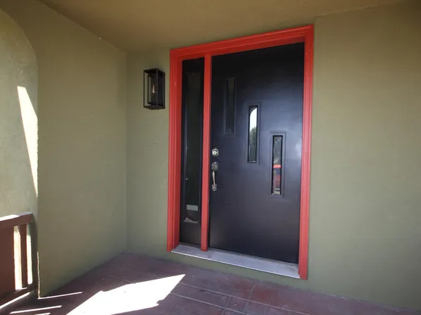 2727 Bartlett St, Oakland, CA 94602