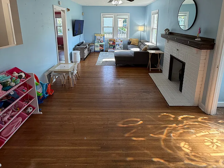 1060 Pixley Rd — Photo 15