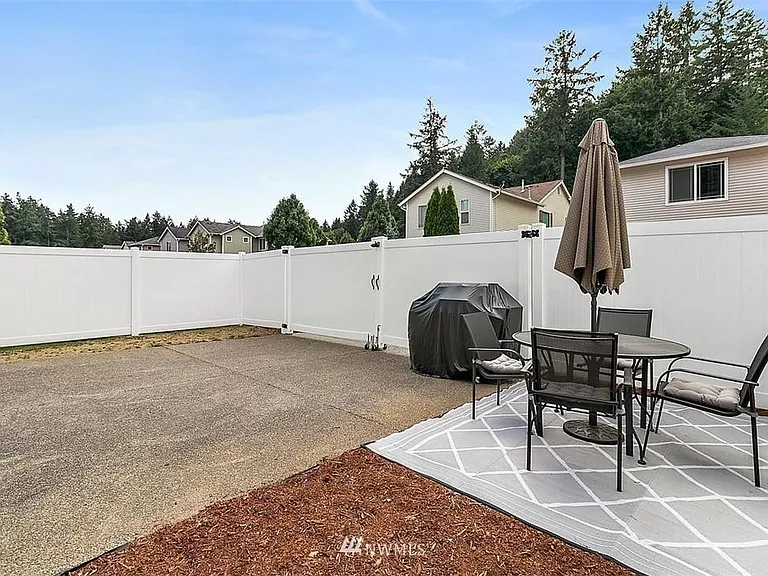 1415 Burnside Pl — Photo 24