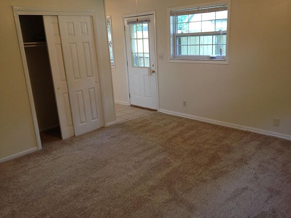 Spacious lots of windows