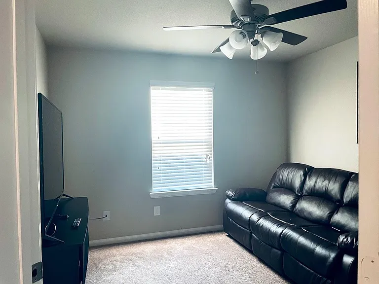 5950 Nodaway Creek Ct — Photo 37