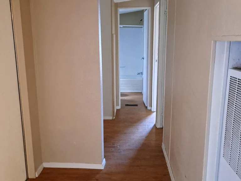 2000 S Burleson Blvd #13 — Photo 4