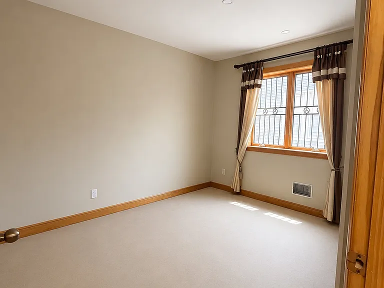 4222 Utopia Pkwy #1 — Photo 7