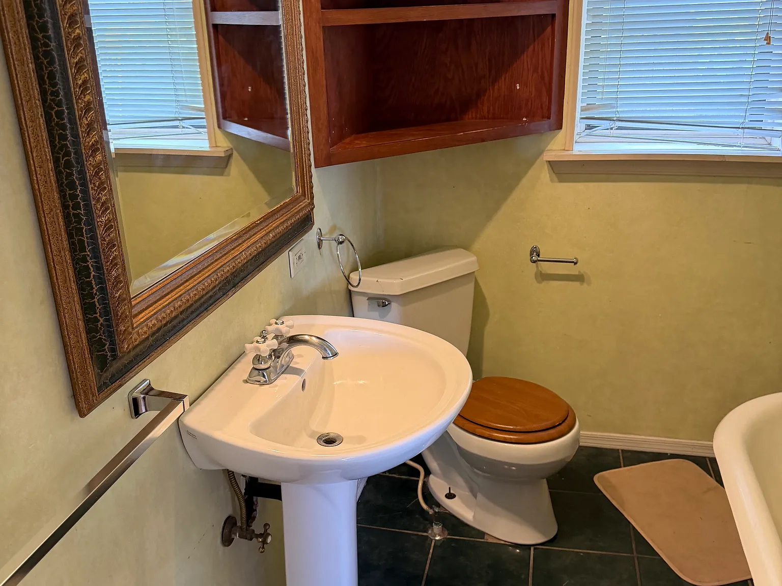 2 bed, 1070 sqft, $1,475 — Photo 4