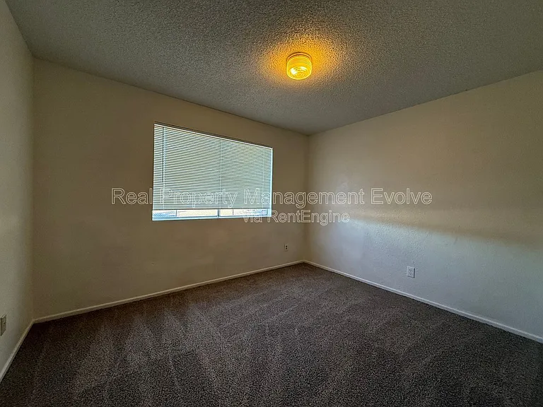 1905 N Center St #1 — Photo 12