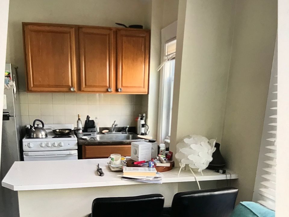 48 Plymouth #2 kitchen