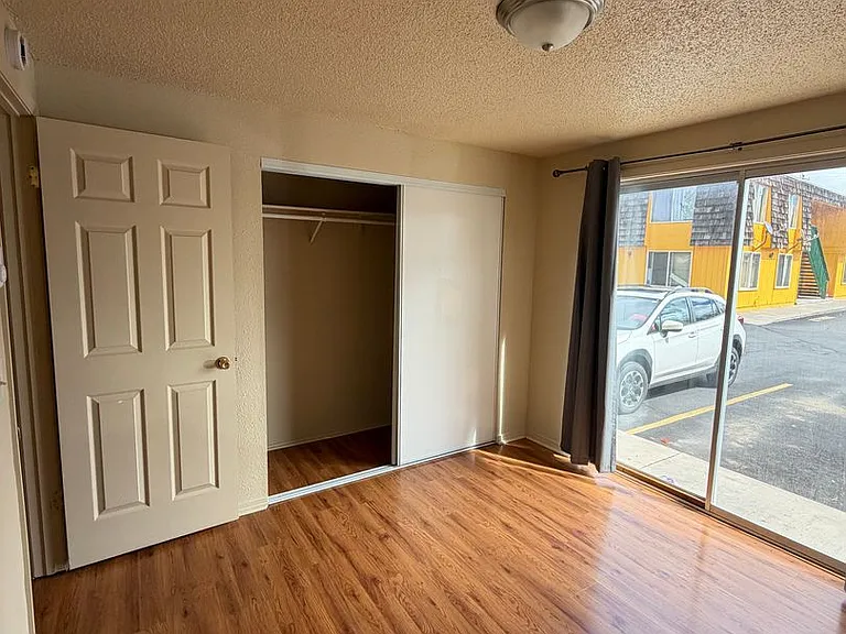 2124 Arthur St #15 — Photo 6