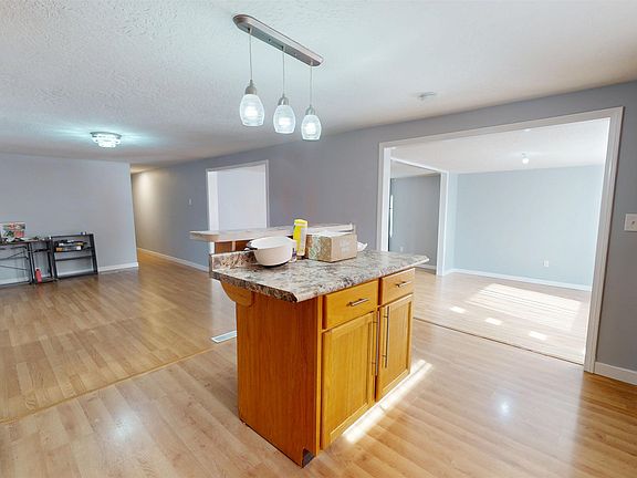 4th image of 231 E Lawn Ct