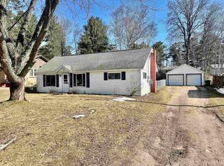 325 W Wright Pl, Marquette, MI 49855