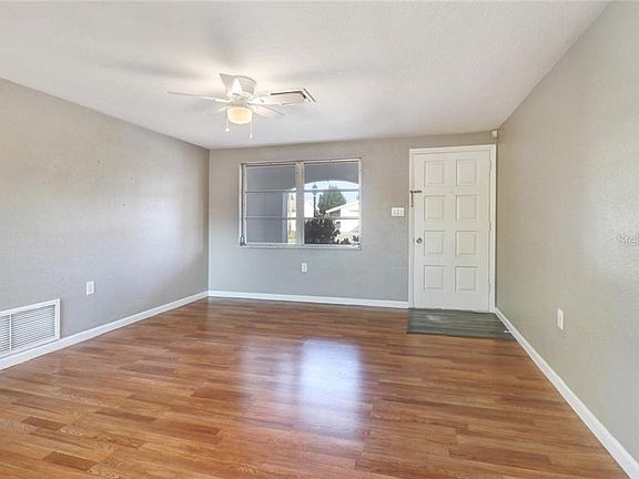 2nd image of 3308 Holiday Lake Dr