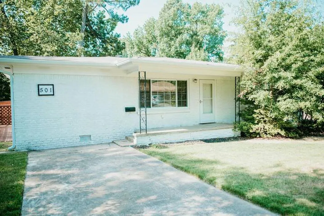 4 bed, 2.5 bath, 1500 sqft, $4,000 — Photo 4