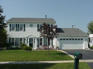668 Auburn Ct, Crystal Lake, IL 60014