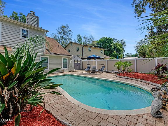 3rd image of 70 Nightingale Ln
