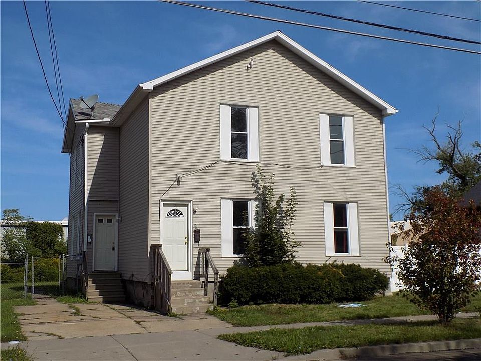 1st image of 128 E 21st St