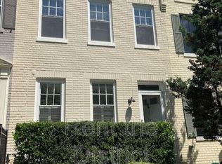 2015 37th St NW, Washington, DC 20007