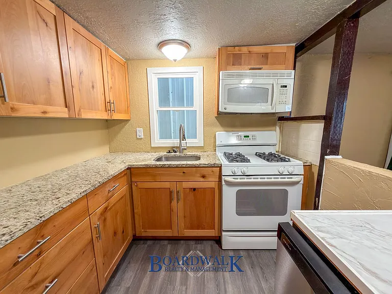 155 W State St #3 — Photo 10